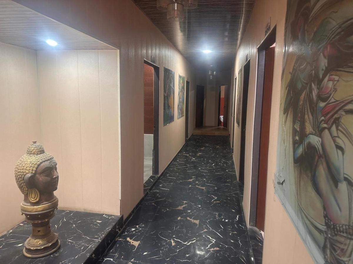 Hotel Yamnotri Dham Vrindāvan Exterior foto